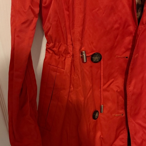 Laundry By Shelli Segal Red Trench Coat with Leopard Lining - Picture 3 of 4